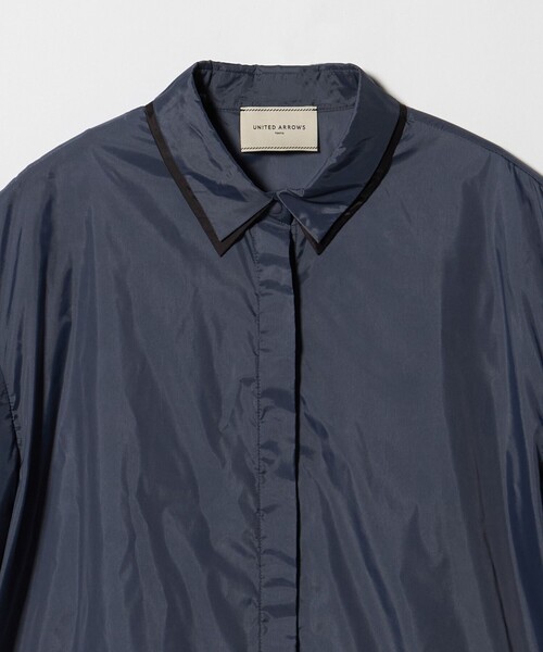 UNITED ARROWS(ユナイテッドアローズ)の「シアー タフタ ブラウス ‐はっ水 ウォッシャブル‐(シャツ/ブラウス・レディース・ライトブルー/ダークブラウン・FREE)」の17枚目の写真