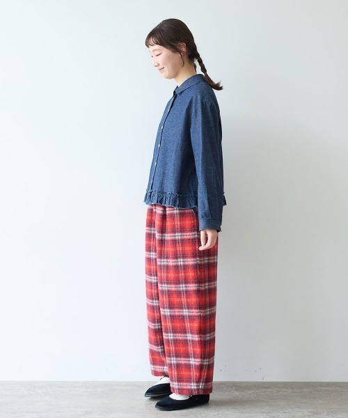 bulle de savon(ビュルデサボン)の「5oz INDIGO CHAMBRAY suso frill ブラウス(シャツ/ブラウス・レディース・グレー/ホワイト/ネイビー・FREE)」の19枚目の写真