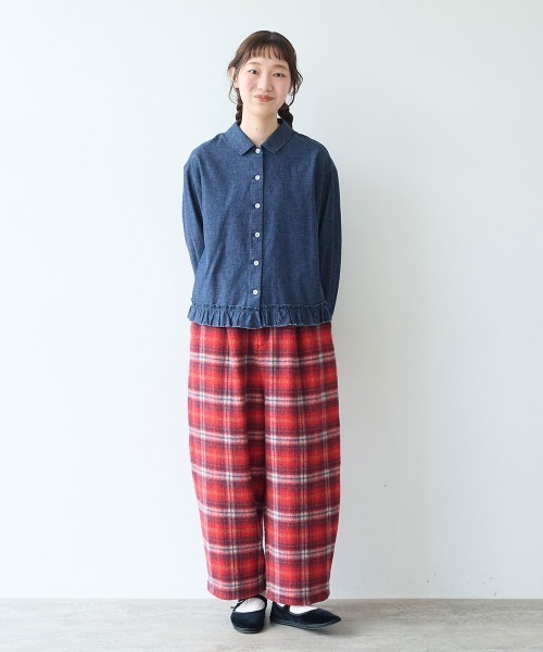 bulle de savon(ビュルデサボン)の「5oz INDIGO CHAMBRAY suso frill ブラウス(シャツ/ブラウス・レディース・グレー/ホワイト/ネイビー・FREE)」の21枚目の写真
