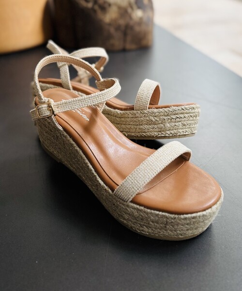 Au BANNISTER（オゥバニスター）の「【販売店舗限定】エスパドリーユウェッジサンダル（サンダル・レディース・ブラック/キャメル/アイボリー・S/L/M）」の5枚目の写真