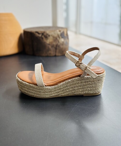 Au BANNISTER（オゥバニスター）の「【販売店舗限定】エスパドリーユウェッジサンダル（サンダル・レディース・ブラック/キャメル/アイボリー・S/L/M）」の6枚目の写真