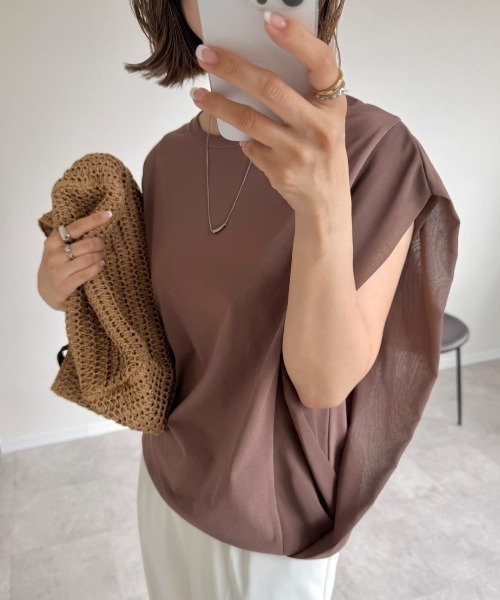 ikka（イッカ）の「【プチプラ1990円（税抜）】冷感袖異素材プルオーバー【お得だ値】（Tシャツ/カットソー・レディース・チャコール/ブルー/モカ/オフホワイト・S/M/L）」の8枚目の写真