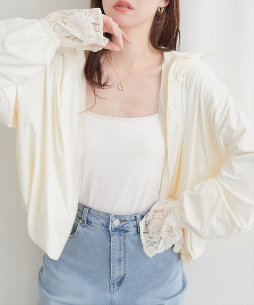 natural couture(ナチュラルクチュール)の「【sherbet line】UV速乾レースデザインパーカー(パーカー・レディース・オフホワイト/サックスブルー/ライトベージュ/チャコールグレー・FREE)」の6枚目の写真