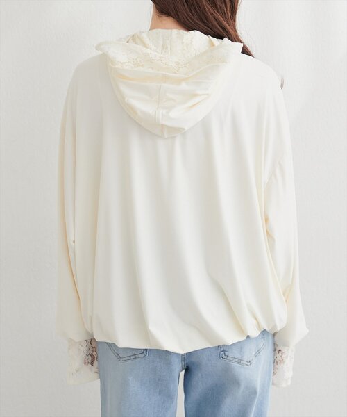 natural couture(ナチュラルクチュール)の「【sherbet line】UV速乾レースデザインパーカー(パーカー・レディース・オフホワイト/サックスブルー/ライトベージュ/チャコールグレー・FREE)」の14枚目の写真