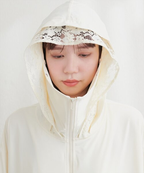 natural couture(ナチュラルクチュール)の「【sherbet line】UV速乾レースデザインパーカー(パーカー・レディース・オフホワイト/サックスブルー/ライトベージュ/チャコールグレー・FREE)」の20枚目の写真