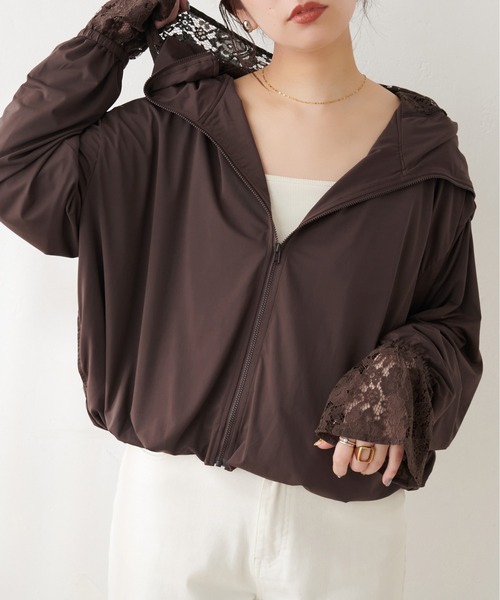 natural couture(ナチュラルクチュール)の「【sherbet line】UV速乾レースデザインパーカー(パーカー・レディース・オフホワイト/サックスブルー/ライトベージュ/チャコールグレー/ブラウン・FREE)」の3枚目の写真