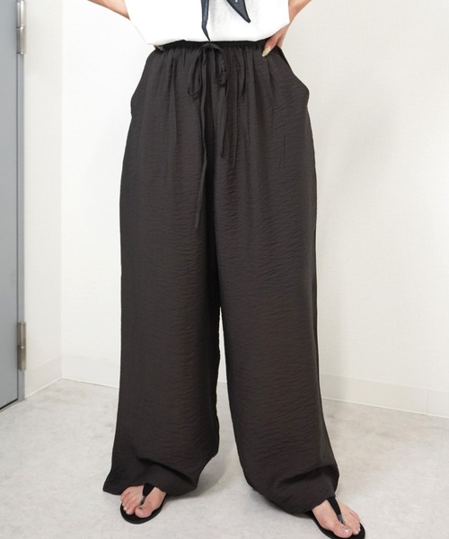 gossara（ゴサラ）の「【抜け感漂う大人の一枚】パラシュートパブリックパンツ（その他パンツ・レディース・カーキ/ブラウン/ライトグレー・FREE）」の11枚目の写真