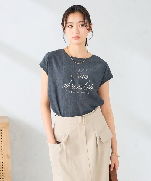 a.v.v(アーヴェヴェ)の「楊柳プリントTシャツ(Tシャツ/カットソー・レディース・チャコールグレー/アイボリー・38/36/40)」の3枚目の写真