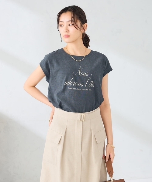 a.v.v(アーヴェヴェ)の「楊柳プリントTシャツ(Tシャツ/カットソー・レディース・チャコールグレー/アイボリー・38/36/40)」の4枚目の写真