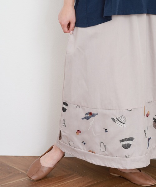 Emago(イマゴ)の「EMAGO いろんな帽子刺繍スカート(スカート・レディース・ベージュ/ネイビー・FREE)」の10枚目の写真