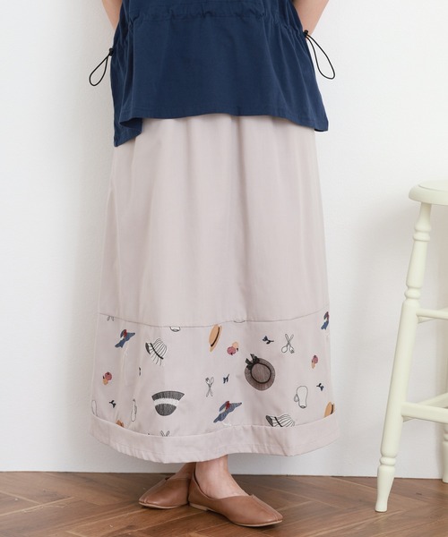 Emago(イマゴ)の「EMAGO いろんな帽子刺繍スカート(スカート・レディース・ベージュ/ネイビー・FREE)」の9枚目の写真