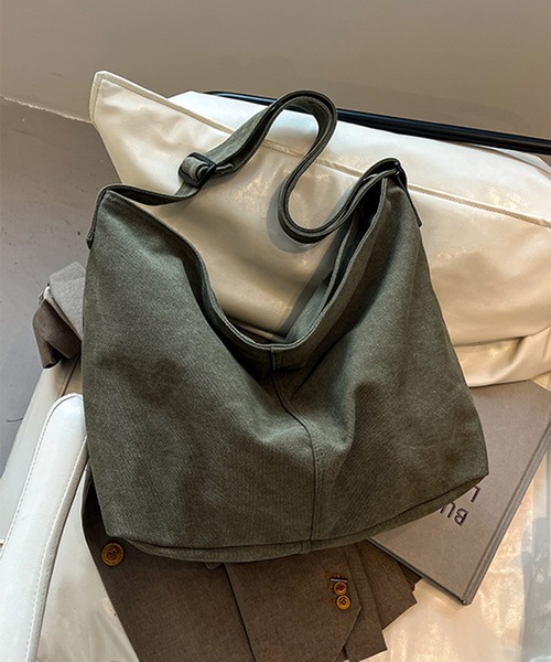 Culto(クルト)の「【大容量 A4サイズ対応】キャンバス ビッグ ショルダーバッグ / ユニセックス(ショルダーバッグ・レディース・ブラック/カーキ/アイボリー・FREE)」の13枚目の写真