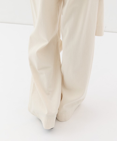 LIVINGTONE(リヴィントーン)の「【LIVINGTONE/リヴィントーン】《STUDIOUS別注》Relaxed open knee/リラックスオープンニーデニム(デニムパンツ・レディース・ブラック/アイボリー・38/36)」の15枚目の写真
