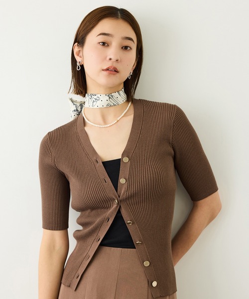 ROPE'(ロペ)の「チョーカー付きVネックリブカーディガン/イージーケア(ニット/セーター・レディース・ブラウン系その他2/ブラック/ベージュ系その他/グリーン・FREE)」の3枚目の写真