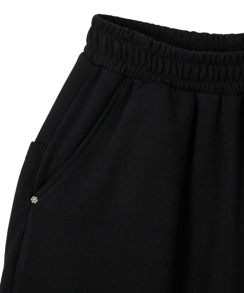 DANDEL（ダンデル）の「DD symbol sweat bermuda pants (BLACK)（その他パンツ・レディース・その他・1/2）」の10枚目の写真