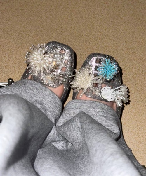 Vipoa(ヴィポア)の「Ballet mesh jelly shoes(サンダル・レディース・ブラウン/アイボリー/クリア/シルバー/ゴールド/ブラック/レッド・SMALL/LARGE/MEDIUM)」の6枚目の写真