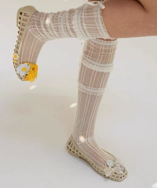 Vipoa(ヴィポア)の「Ballet mesh jelly shoes(サンダル・レディース・ブラウン/アイボリー/クリア/シルバー/ゴールド/ブラック/レッド・SMALL/LARGE/MEDIUM)」の2枚目の写真