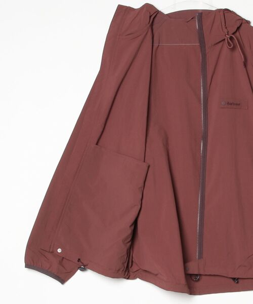 Barbour（バブアー）の「Re-Engineered / リ エンジニアード Flyweight シャワープルーフジャケット（ブルゾン・メンズ・オリーブ/ワイン・SMALL/MEDIUM/LARGE）」の14枚目の写真