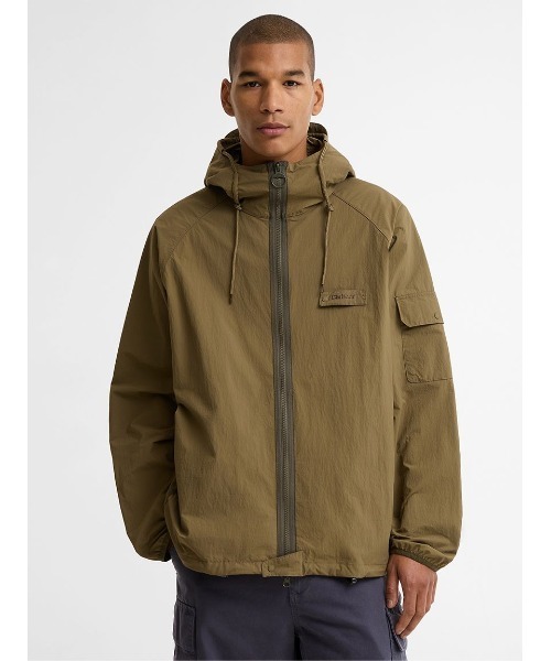 Barbour（バブアー）の「Re-Engineered / リ エンジニアード Flyweight シャワープルーフジャケット（ブルゾン・メンズ・オリーブ/ワイン・SMALL/MEDIUM/LARGE）」の16枚目の写真