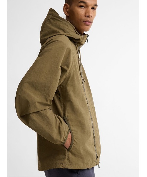 Barbour（バブアー）の「Re-Engineered / リ エンジニアード Flyweight シャワープルーフジャケット（ブルゾン・メンズ・オリーブ/ワイン・SMALL/MEDIUM/LARGE）」の20枚目の写真