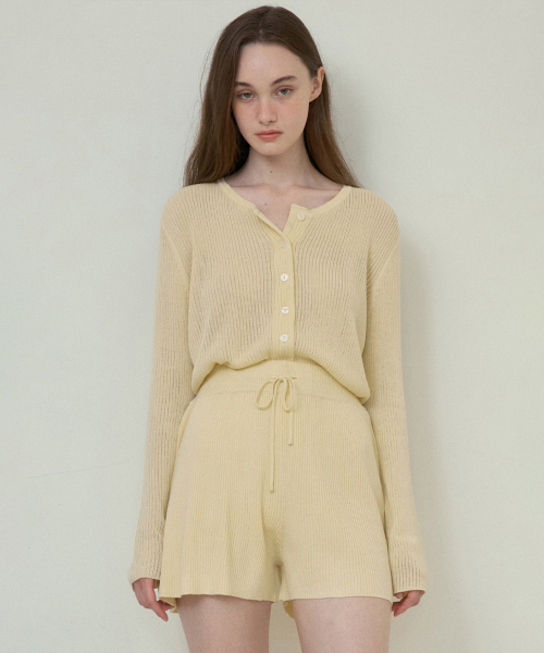 OURNOSTALGIA(アワー ノスタルジア)の「Lush basic knit setup shorts_Butter yellow(OC25-KN10)(その他パンツ・レディース・イエロー・FREE)」の4枚目の写真