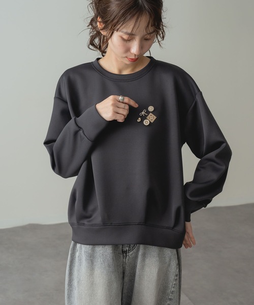 ANNA LUNA(アンナルナ)の「【ANNA LUNA】ビジューモチーフ が映える 裾タック プルオーバー(Tシャツ/カットソー・レディース・キャメル/グレー/ブラック・MEDIUM)」の17枚目の写真