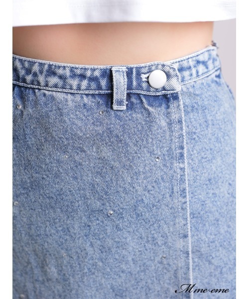 M me eme(エムミーエメ)の「Rhinestone denim mini skirt(eme10406)(スカート・レディース・ホワイト・FREE)」の11枚目の写真