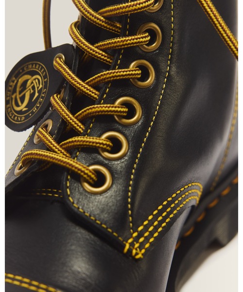 Dr. Martens(ドクターマーチン)の「Dr. Martens/ドクターマーチン MIE CAPPERS 8 ホール ブーツ 43549001(ブーツ・メンズ・ブラック・UK7/UK6/UK5/UK4/UK3/UK11/UK10/UK9/UK8)」の5枚目の写真