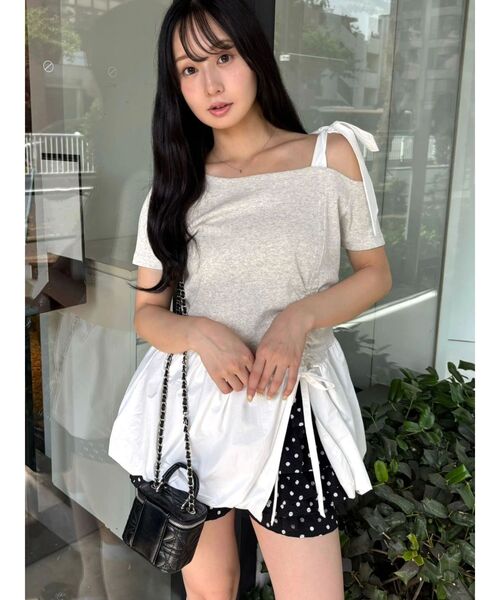 CALNAMUR（カルナムール）の「ワンショルデザイン半袖トップス（Tシャツ/カットソー・レディース・ブラック/イエロー/ライトグレー・FREE）」の12枚目の写真