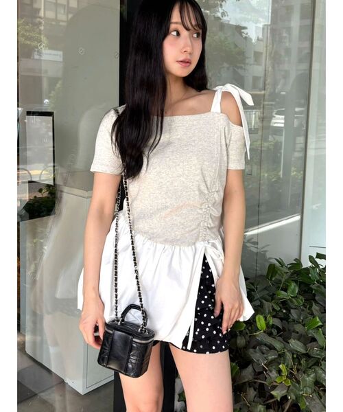 CALNAMUR（カルナムール）の「ワンショルデザイン半袖トップス（Tシャツ/カットソー・レディース・ブラック/イエロー/ライトグレー・FREE）」の13枚目の写真