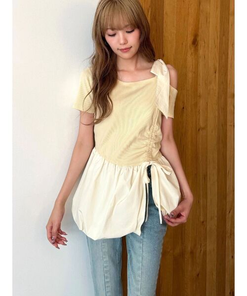 CALNAMUR（カルナムール）の「ワンショルデザイン半袖トップス（Tシャツ/カットソー・レディース・ブラック/イエロー/ライトグレー・FREE）」の15枚目の写真