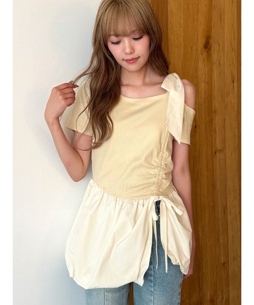 CALNAMUR（カルナムール）の「ワンショルデザイン半袖トップス（Tシャツ/カットソー・レディース・ブラック/イエロー/ライトグレー・FREE）」の3枚目の写真