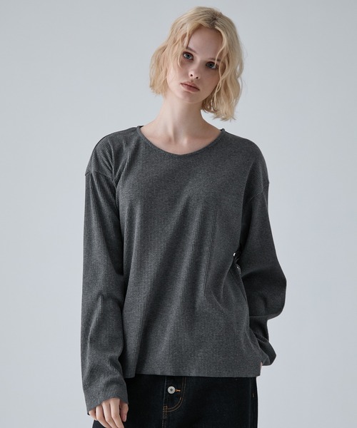 VELNUS(ベルナス)の「【VELNUS】Cropped V-Neck Ribbed Knit Long-Sleeve T-Shirt/クロップド Vネック リブニットロングTシャツ(Tシャツ/カットソー・メンズ・チャコールグレー/ブラック・M/S/L)」の5枚目の写真