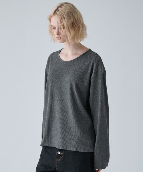 VELNUS(ベルナス)の「【VELNUS】Cropped V-Neck Ribbed Knit Long-Sleeve T-Shirt/クロップド Vネック リブニットロングTシャツ(Tシャツ/カットソー・メンズ・チャコールグレー/ブラック・M/S/L)」の6枚目の写真