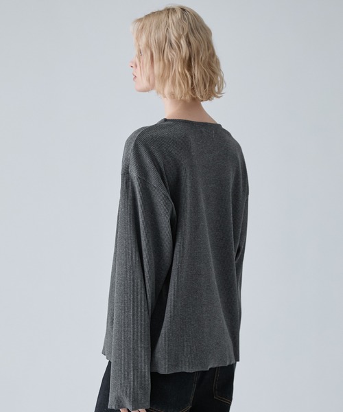 VELNUS(ベルナス)の「【VELNUS】Cropped V-Neck Ribbed Knit Long-Sleeve T-Shirt/クロップド Vネック リブニットロングTシャツ(Tシャツ/カットソー・メンズ・チャコールグレー/ブラック・M/S/L)」の10枚目の写真