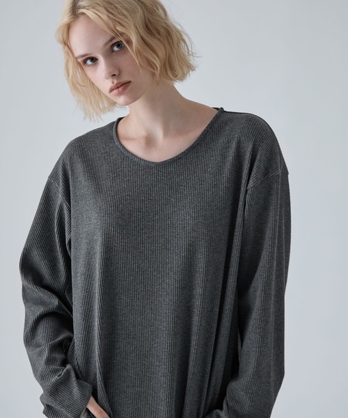VELNUS(ベルナス)の「【VELNUS】Cropped V-Neck Ribbed Knit Long-Sleeve T-Shirt/クロップド Vネック リブニットロングTシャツ(Tシャツ/カットソー・メンズ・チャコールグレー/ブラック・M/S/L)」の11枚目の写真