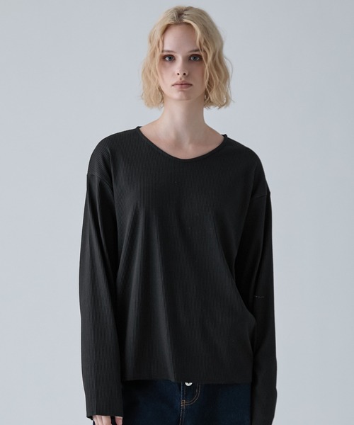 VELNUS(ベルナス)の「【VELNUS】Cropped V-Neck Ribbed Knit Long-Sleeve T-Shirt/クロップド Vネック リブニットロングTシャツ(Tシャツ/カットソー・メンズ・チャコールグレー/ブラック・M/S/L)」の18枚目の写真