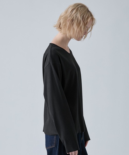 VELNUS(ベルナス)の「【VELNUS】Cropped V-Neck Ribbed Knit Long-Sleeve T-Shirt/クロップド Vネック リブニットロングTシャツ(Tシャツ/カットソー・メンズ・チャコールグレー/ブラック・M/S/L)」の22枚目の写真
