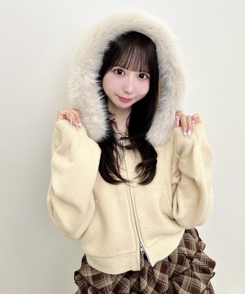 INGNI(イング)の「エコファー付ニットパーカー(パーカー・レディース・ベージュ/チャコールグレー/アイボリー/グレー・M)」の8枚目の写真