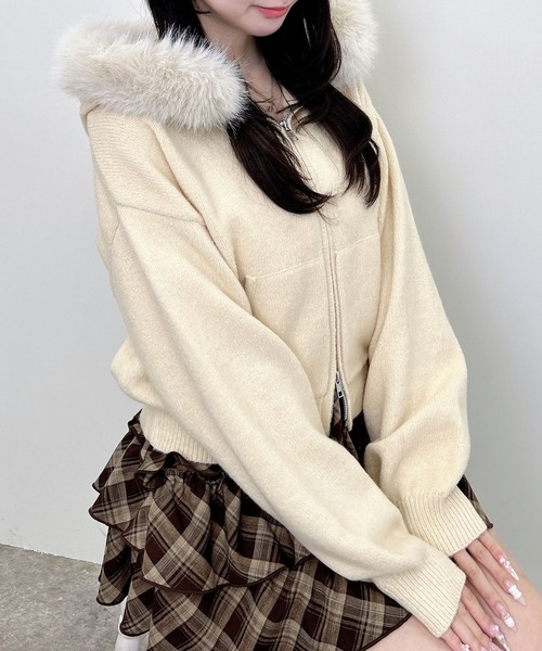 INGNI(イング)の「エコファー付ニットパーカー(パーカー・レディース・ベージュ/チャコールグレー/アイボリー/グレー・M)」の11枚目の写真