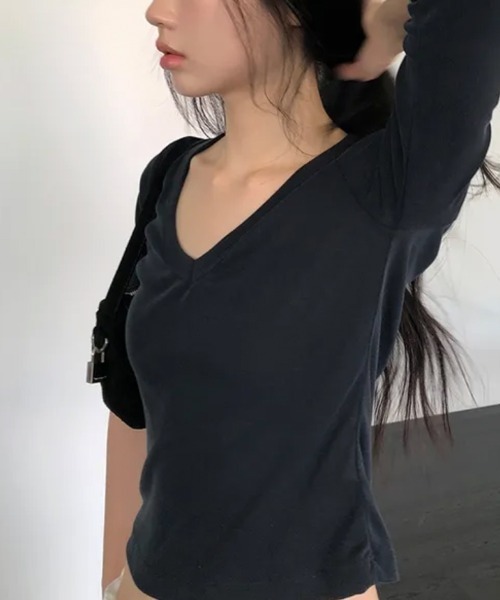 LOENNE(ロエヌ)の「V-Neck Slim Tee / VネックスリムTシャツ(Tシャツ/カットソー・レディース・チャコールグレー/ブラック・FREE)」の13枚目の写真