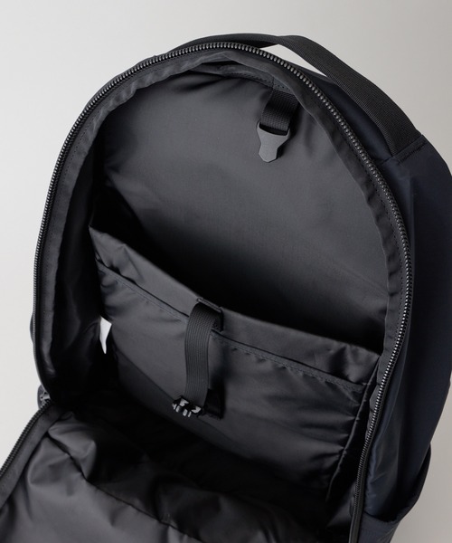 WILD THINGS(ワイルドシングス)の「【WILD THINGS】METROPOLIS BACK PACK L(バックパック/リュック・レディース・ベージュ/ブラック・ONE SIZE)」の15枚目の写真