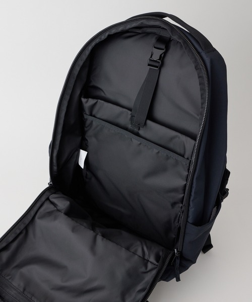 WILD THINGS(ワイルドシングス)の「【WILD THINGS】METROPOLIS BACK PACK L(バックパック/リュック・レディース・ベージュ/ブラック・ONE SIZE)」の17枚目の写真