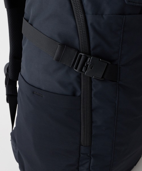 WILD THINGS(ワイルドシングス)の「【WILD THINGS】METROPOLIS BACK PACK L(バックパック/リュック・レディース・ベージュ/ブラック・ONE SIZE)」の5枚目の写真