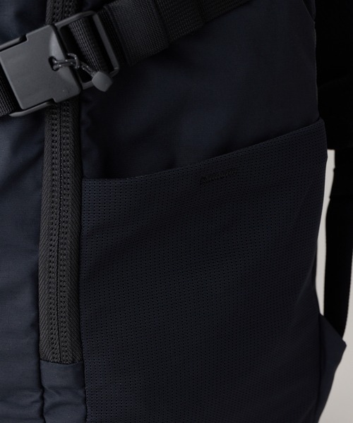 WILD THINGS(ワイルドシングス)の「【WILD THINGS】METROPOLIS BACK PACK L(バックパック/リュック・レディース・ベージュ/ブラック・ONE SIZE)」の8枚目の写真