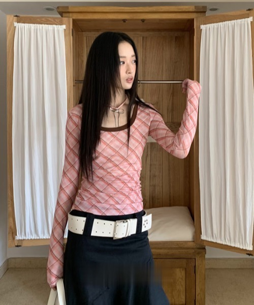 SHEPP(シープ)の「【26年秋冬新作】バイカラー パイピング チェック柄 シアープルオーバー バイカラートップス(Tシャツ/カットソー・レディース・グレー/ピンク・M)」の6枚目の写真