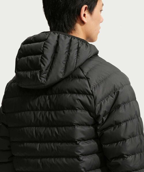 NIKE(ナイキ)の「ナイキ ウィンドランナー メンズ ライトウェイト ダウン マイクロチャネル ジャケット / Nike Windrunner Men's Lightweight Down Microchannel Jacket JA0742-010 Black(ダウンジャケット/コート・メンズ・ブラック・XL/L/M/S/2XL)」の2枚目の写真