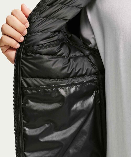 NIKE(ナイキ)の「ナイキ ウィンドランナー メンズ ライトウェイト ダウン マイクロチャネル ジャケット / Nike Windrunner Men's Lightweight Down Microchannel Jacket JA0742-010 Black(ダウンジャケット/コート・メンズ・ブラック・XL/L/M/S/2XL)」の7枚目の写真