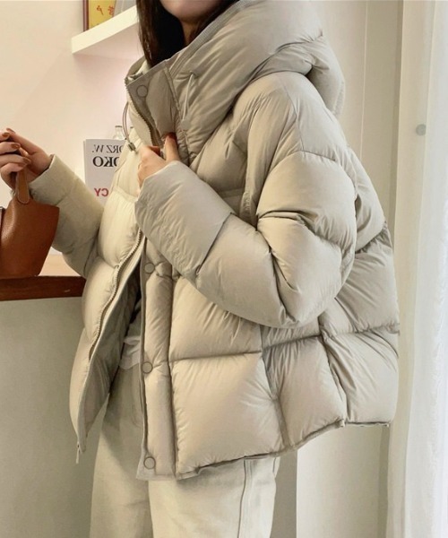 yuue' ( wear )(ユーイ)の「フードパーカーボリューム中綿ダウンジャケット(ダウンジャケット/コート・レディース・ブラック/アイボリー・FREE)」の22枚目の写真
