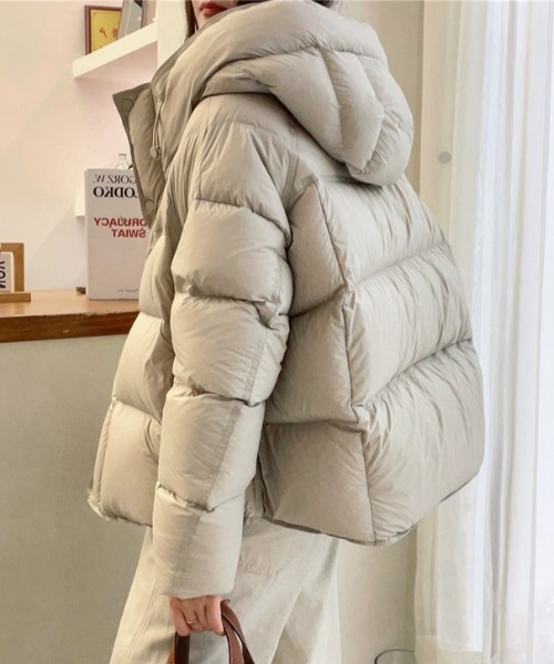 yuue' ( wear )(ユーイ)の「フードパーカーボリューム中綿ダウンジャケット(ダウンジャケット/コート・レディース・ブラック/アイボリー・FREE)」の21枚目の写真